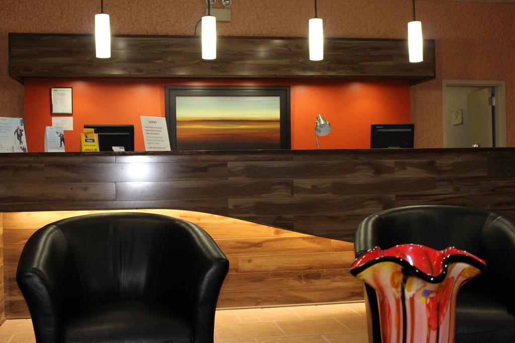Travelodge By Wyndham Swift Current Eksteriør bilde